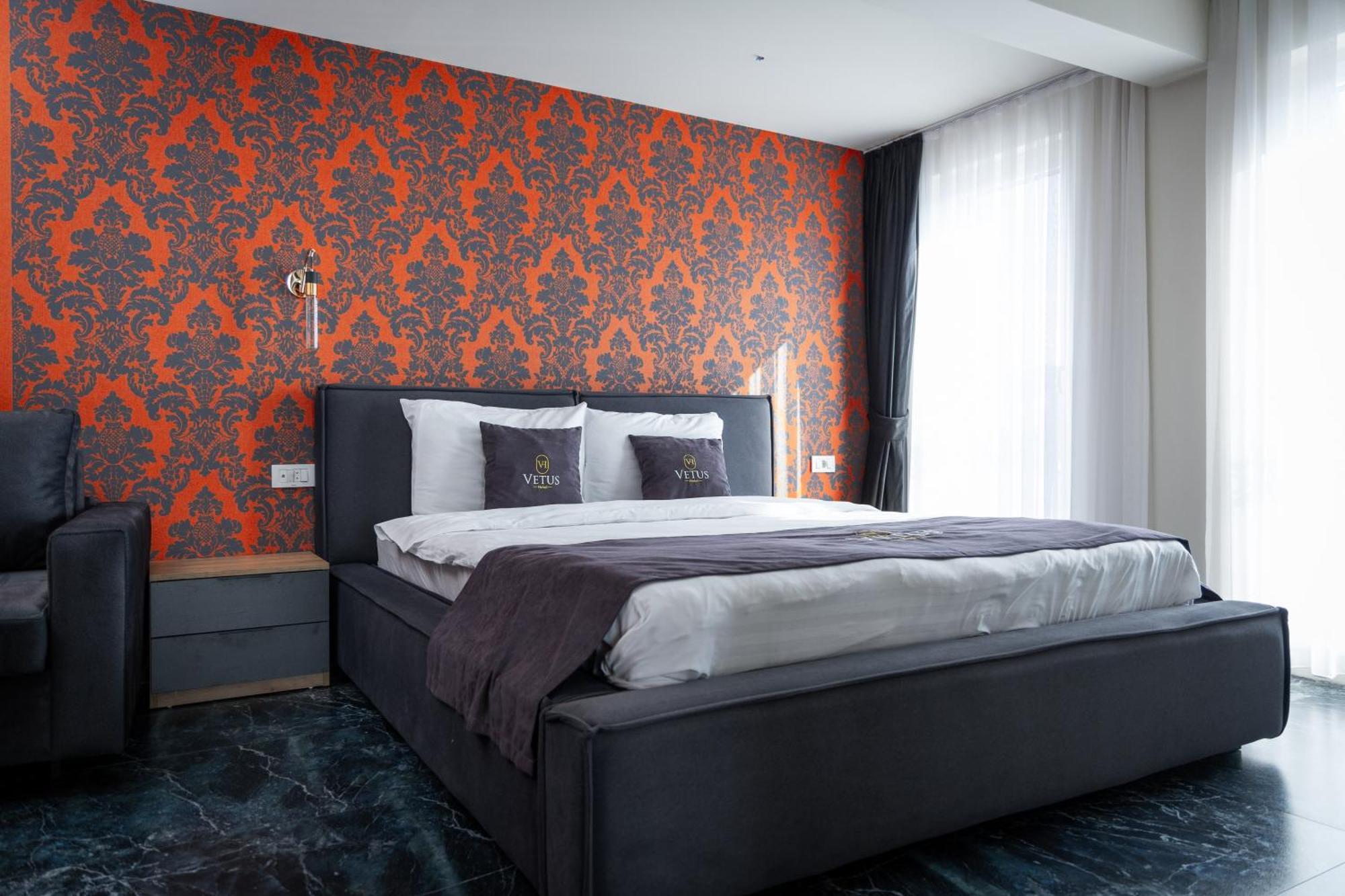Vetus Hotel Pristina Exterior photo
